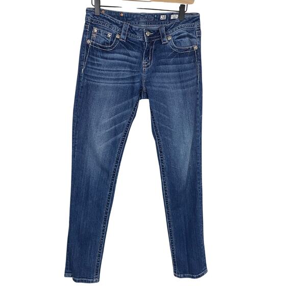 Miss Me Mid-Rise Skinny Jeans Medium Wash Denim Embroidered Pockets Sz 28 - Picture 1 of 13